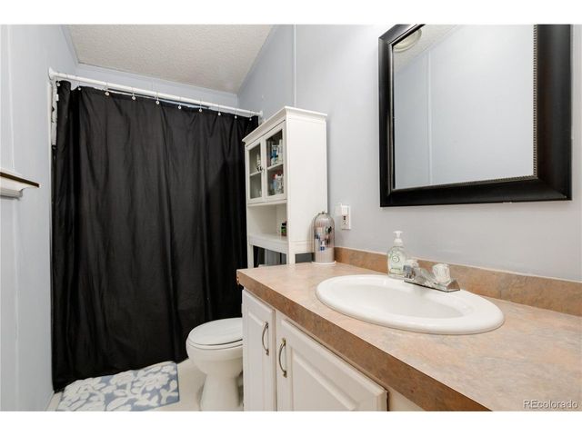 1111 Stage Dr, Fort Lupton, CO 80621