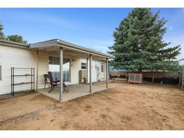 1111 Stage Dr, Fort Lupton, CO 80621