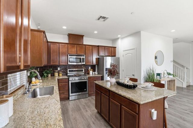 170 Sturla Way, Gilroy, CA 95020