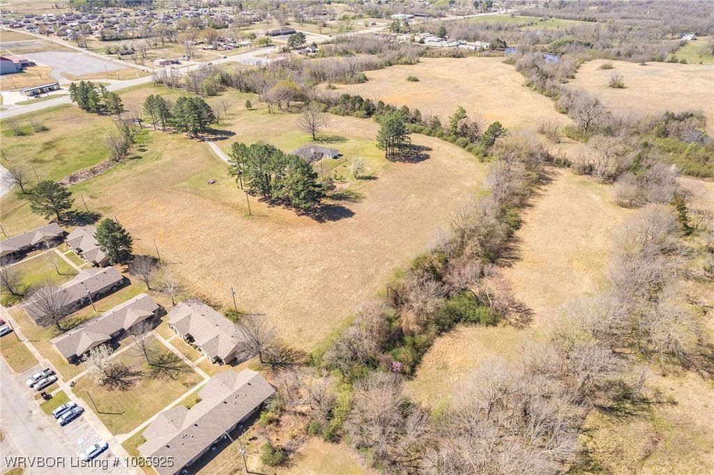 809 W Broadway Street 809 W Broadway Street