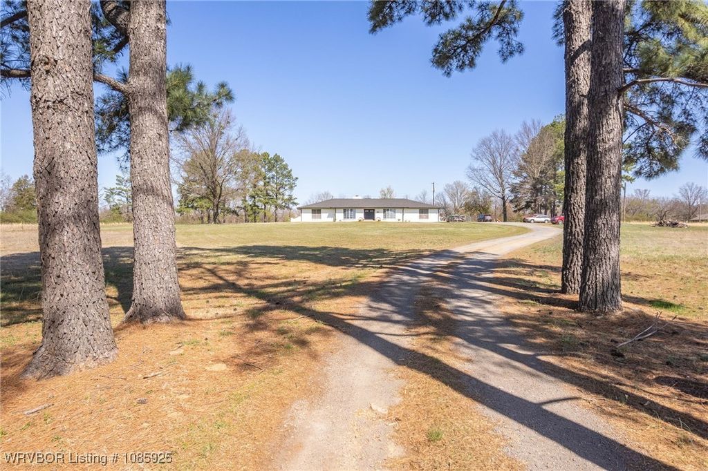 809 W Broadway Street 809 W Broadway Street