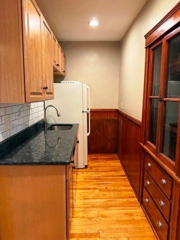 1 Samoset Rd 2L, Worcester, MA 01604