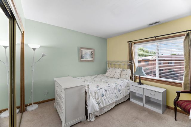 1339 E Central Road, Arlington Heights, IL 60005