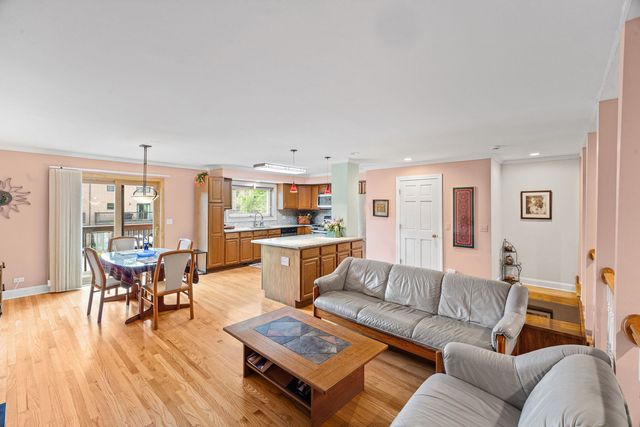 1339 E Central Road, Arlington Heights, IL 60005