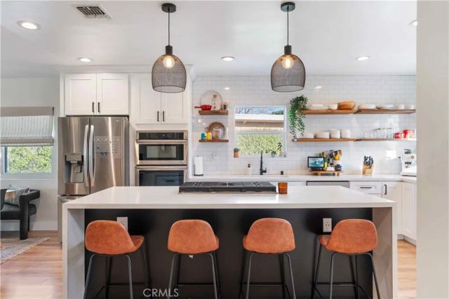 5824 Compass Drive, Los Angeles, CA 90045