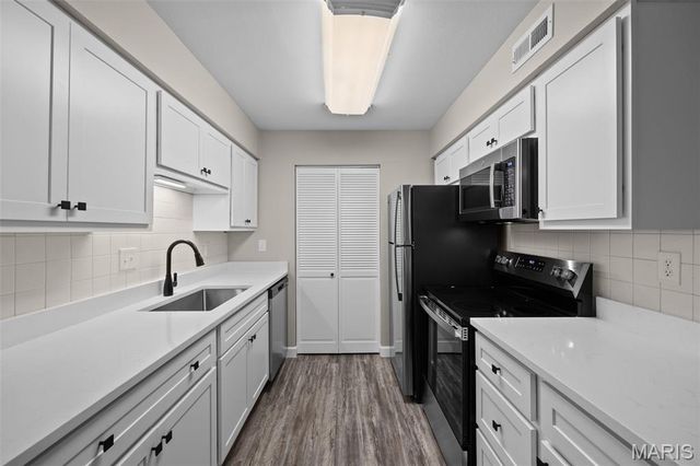 2343 Sandalwood Creek Court C, Wildwood, MO 63038
