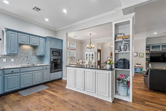 825 Liveoak Lane, Blanchard, OK 73010