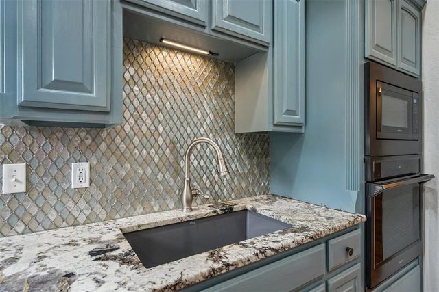 825 Liveoak Lane, Blanchard, OK 73010