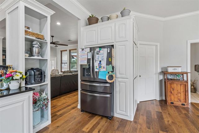 825 Liveoak Lane, Blanchard, OK 73010