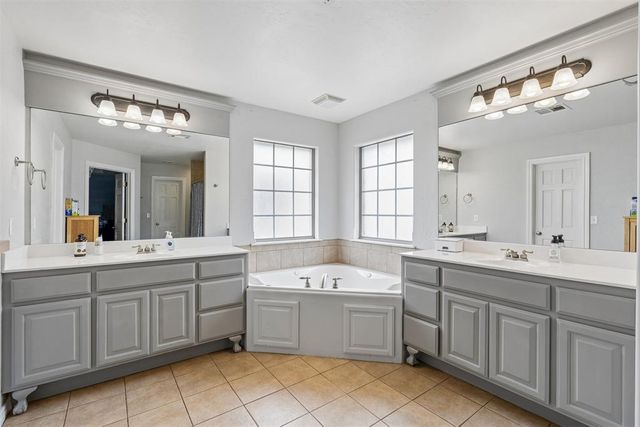 825 Liveoak Lane, Blanchard, OK 73010