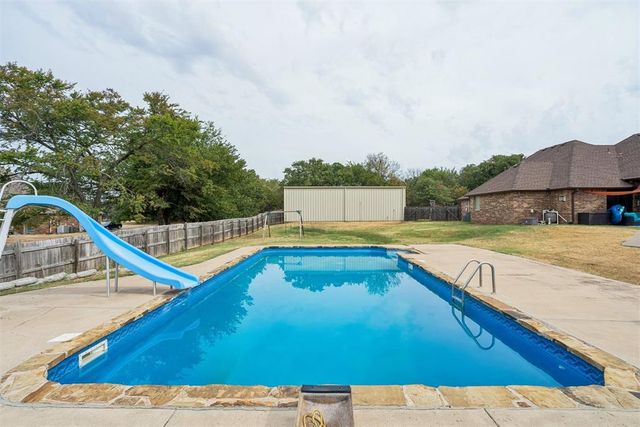 825 Liveoak Lane, Blanchard, OK 73010