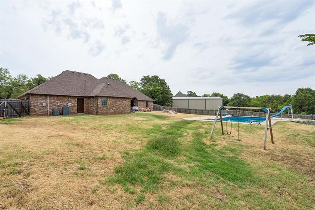 825 Liveoak Lane, Blanchard, OK 73010