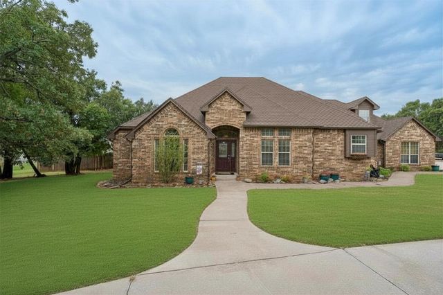 825 Liveoak Lane, Blanchard, OK 73010