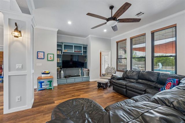 825 Liveoak Lane, Blanchard, OK 73010
