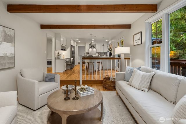 20603 NE 37th Way, Sammamish, WA 98074