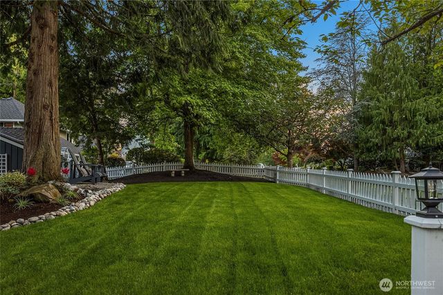 20603 NE 37th Way, Sammamish, WA 98074