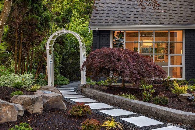 20603 NE 37th Way, Sammamish, WA 98074