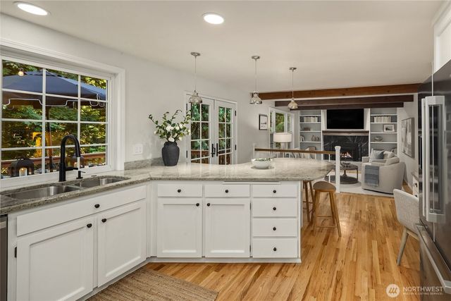 20603 NE 37th Way, Sammamish, WA 98074