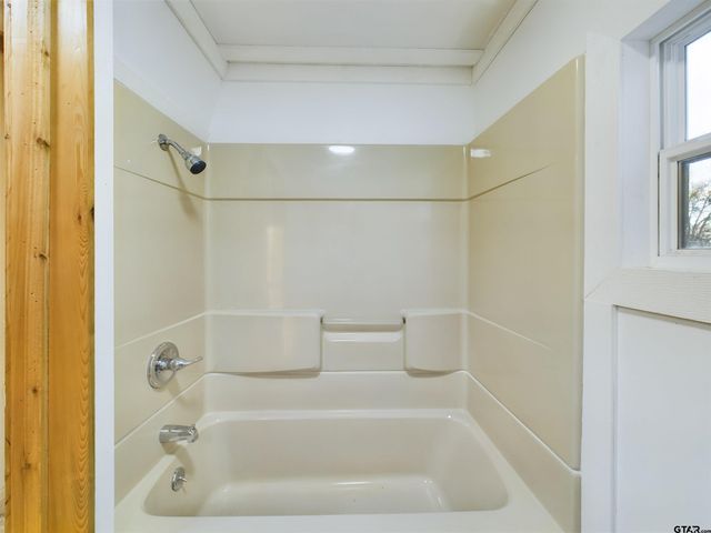 15995 Neches Parkway, Tyler, TX 75704