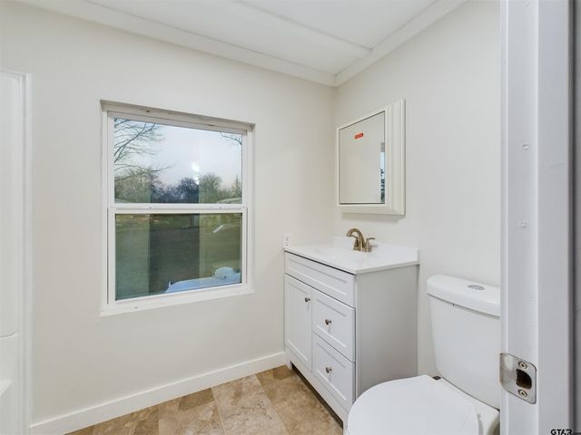 15995 Neches Parkway, Tyler, TX 75704