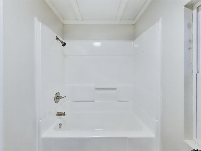 15995 Neches Parkway, Tyler, TX 75704