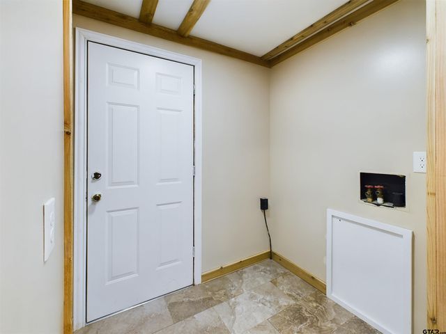 15995 Neches Parkway, Tyler, TX 75704