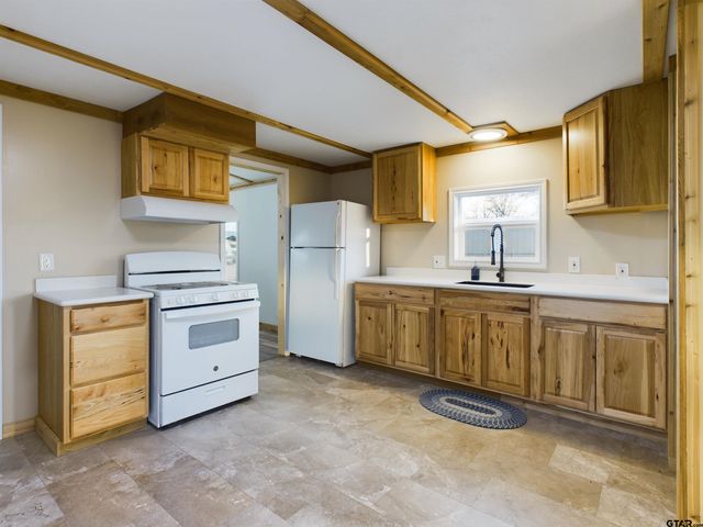 15995 Neches Parkway, Tyler, TX 75704