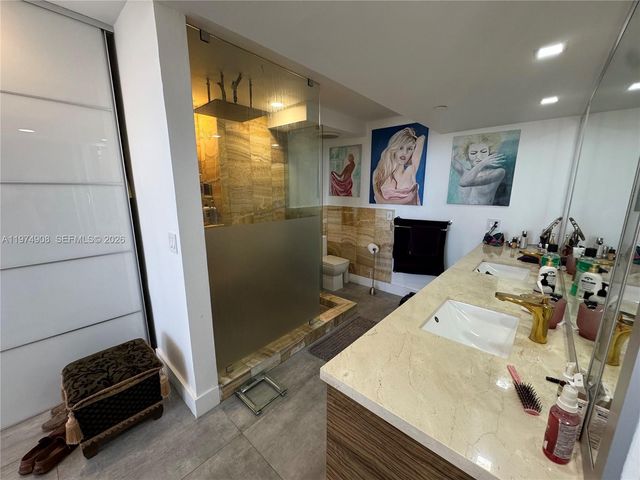 19355 Turnberry Way 23C, Aventura, FL 33180