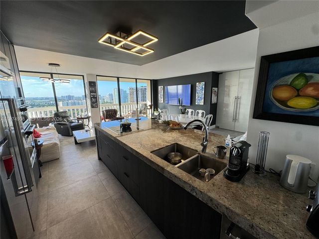 19355 Turnberry Way 23C, Aventura, FL 33180