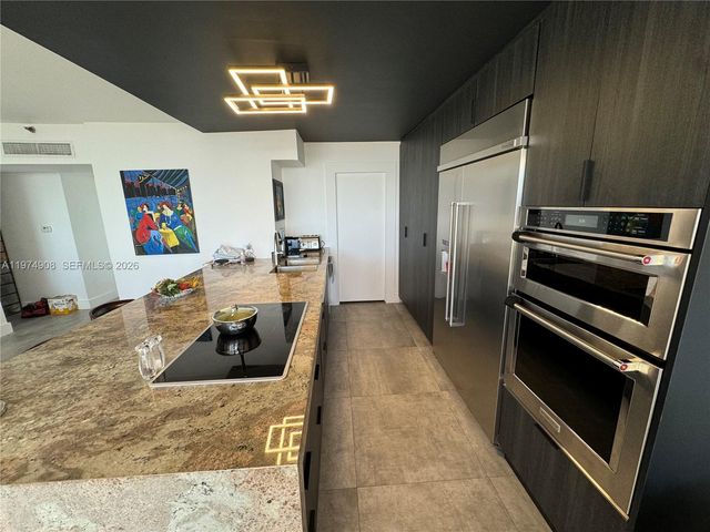 19355 Turnberry Way 23C, Aventura, FL 33180