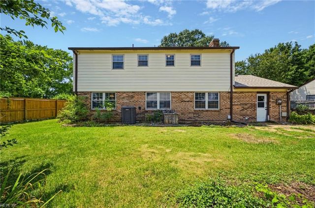 3728 Strathmoor CIR, Virginia Beach, VA 23452