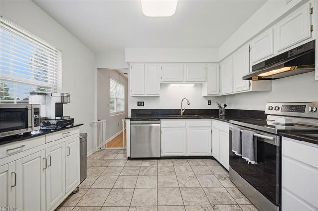 3728 Strathmoor CIR, Virginia Beach, VA 23452