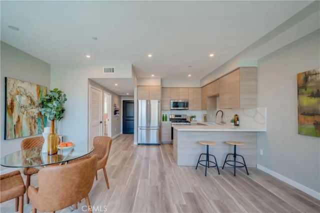 7018 Alabama 203, Canoga Park, CA 91303