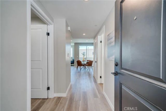 7018 Alabama 203, Canoga Park, CA 91303