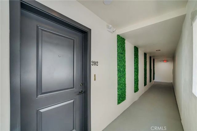 7018 Alabama 203, Canoga Park, CA 91303