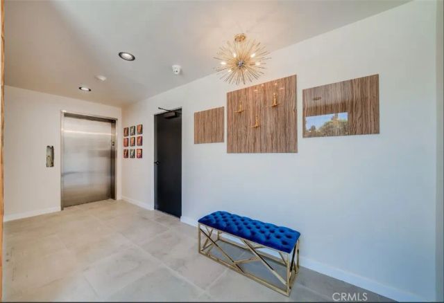 7018 Alabama 203, Canoga Park, CA 91303