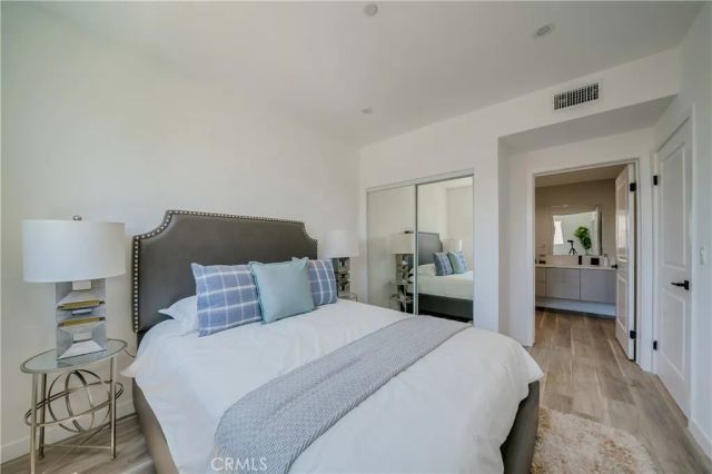 7018 Alabama 203, Canoga Park, CA 91303