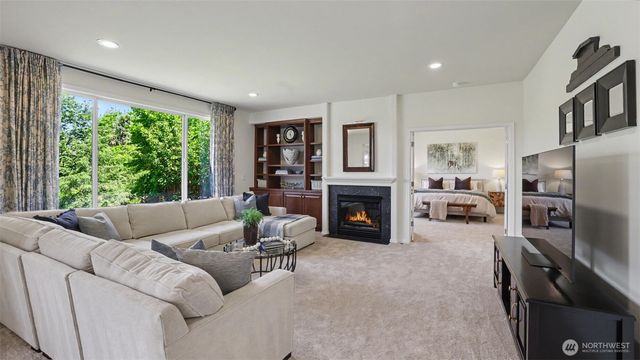24128 NE 1st Place, Sammamish, WA 98074