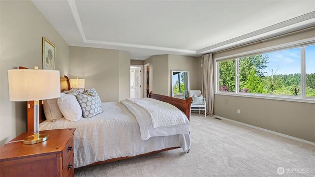 24128 NE 1st Place, Sammamish, WA 98074