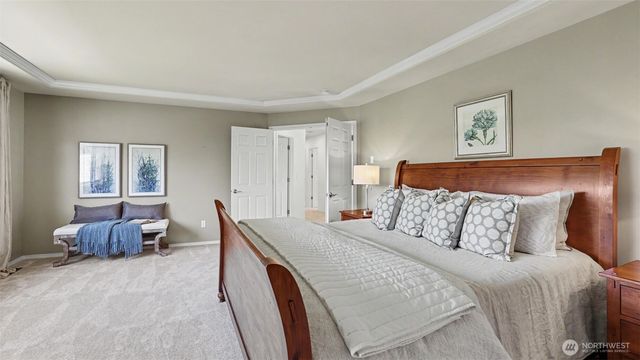 24128 NE 1st Place, Sammamish, WA 98074