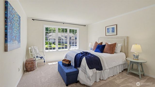 24128 NE 1st Place, Sammamish, WA 98074