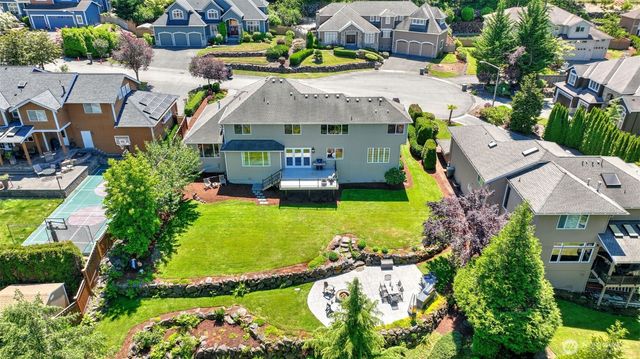 24128 NE 1st Place, Sammamish, WA 98074