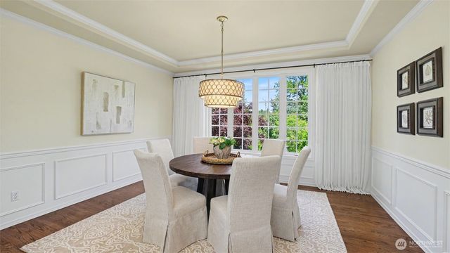 24128 NE 1st Place, Sammamish, WA 98074