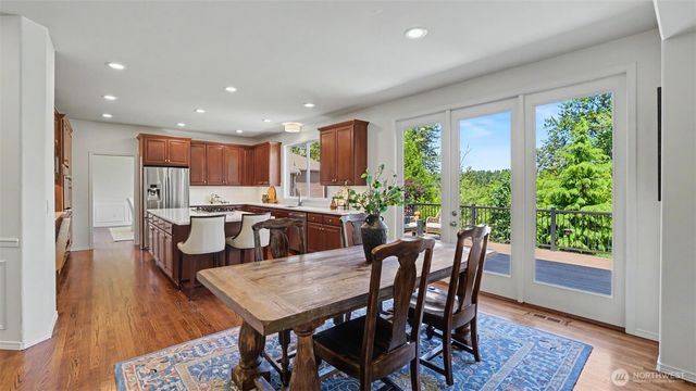 24128 NE 1st Place, Sammamish, WA 98074