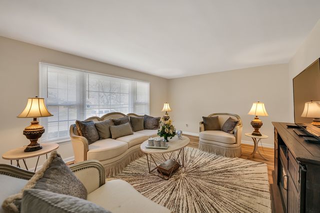 751 E 164th Place, South Holland, IL 60473
