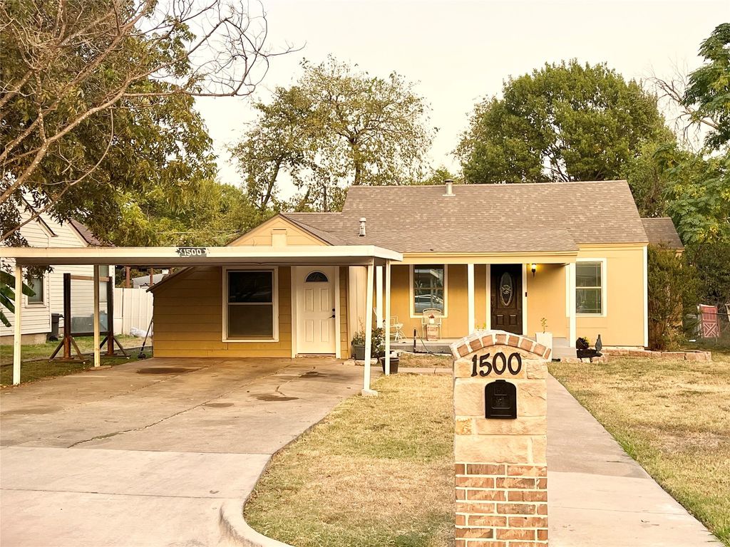 1500 Byrd Drive, River Oaks, TX 76114