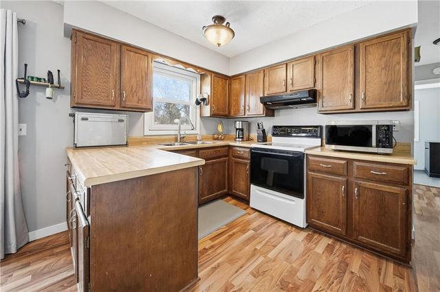 3232 Lotus Street, Eau Claire, WI 54703