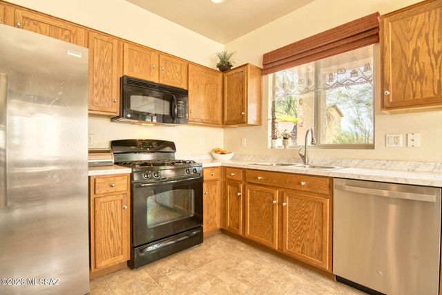 874 E Catkins Place, Sahuarita, AZ 85629