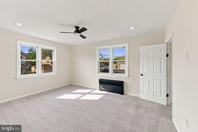 17 W WOOD ST, Paulsboro, NJ 08066
