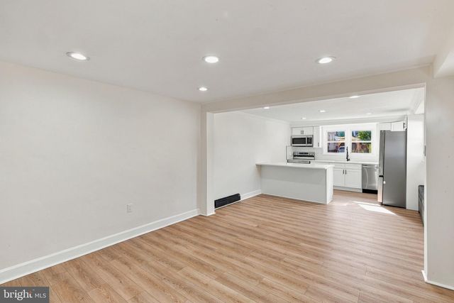 17 W WOOD ST, Paulsboro, NJ 08066